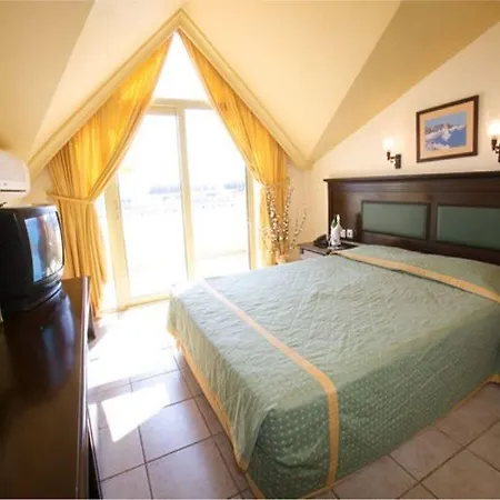 Hotel Faros Grand 3*